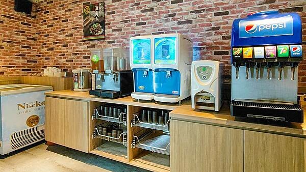 CP值爆表！不用千元就可以吃到和牛燒烤吃到飽，還有超厚切肋眼、比臉大牛排、韓式豬五花等超高級食級無限量