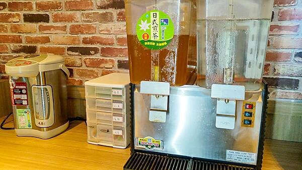 CP值爆表！不用千元就可以吃到和牛燒烤吃到飽，還有超厚切肋眼、比臉大牛排、韓式豬五花等超高級食級無限量