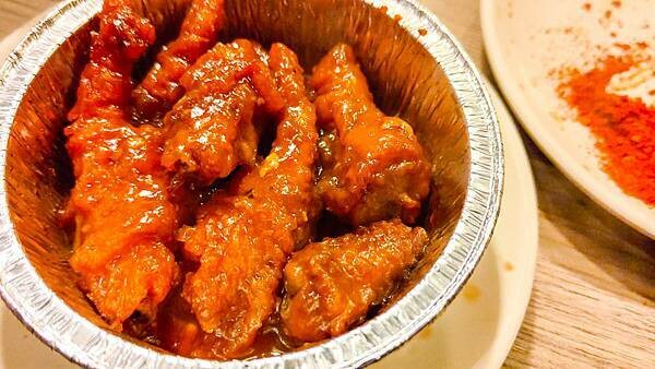 CP值爆表！不用千元就可以吃到和牛燒烤吃到飽，還有超厚切肋眼、比臉大牛排、韓式豬五花等超高級食級無限量