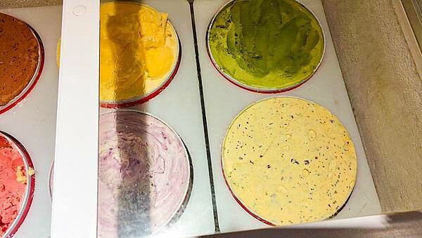 CP值爆表！不用千元就可以吃到和牛燒烤吃到飽，還有超厚切肋眼、比臉大牛排、韓式豬五花等超高級食級無限量