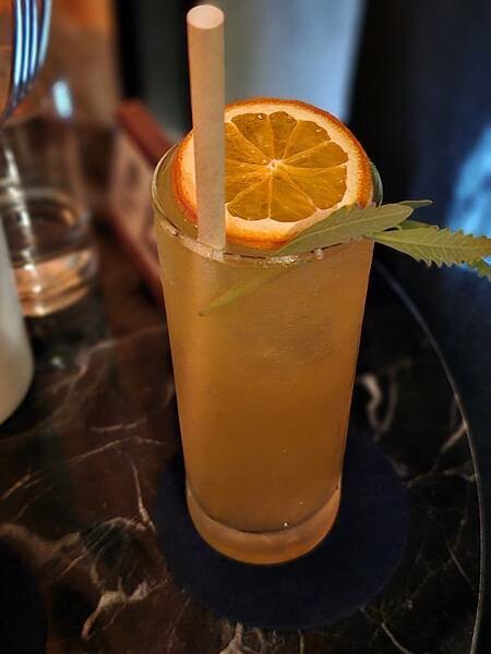 (胖樺食記) 台北信義區推薦酒吧「榕 RON Xinyi」/