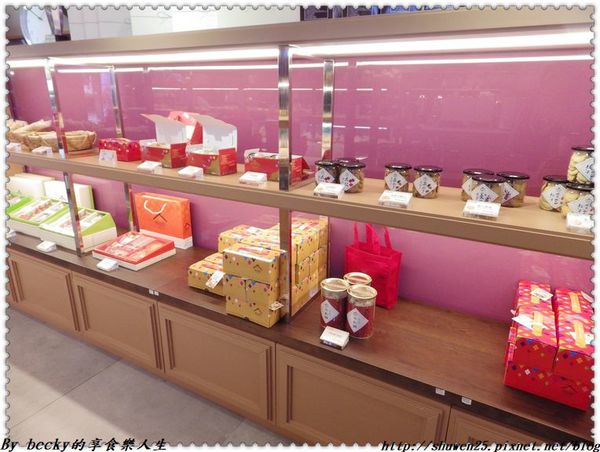 <捷運忠孝新生站>振頤軒/北海道十勝奶霜/泡芙/振頤軒北海道生乳泡芙/添加人工香料/甜點美食