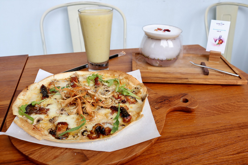 台南|成真咖啡(正興店) 正興街商圈.舒芙蕾鬆餅.台南下午茶推薦 - 奇奇一起玩樂趣