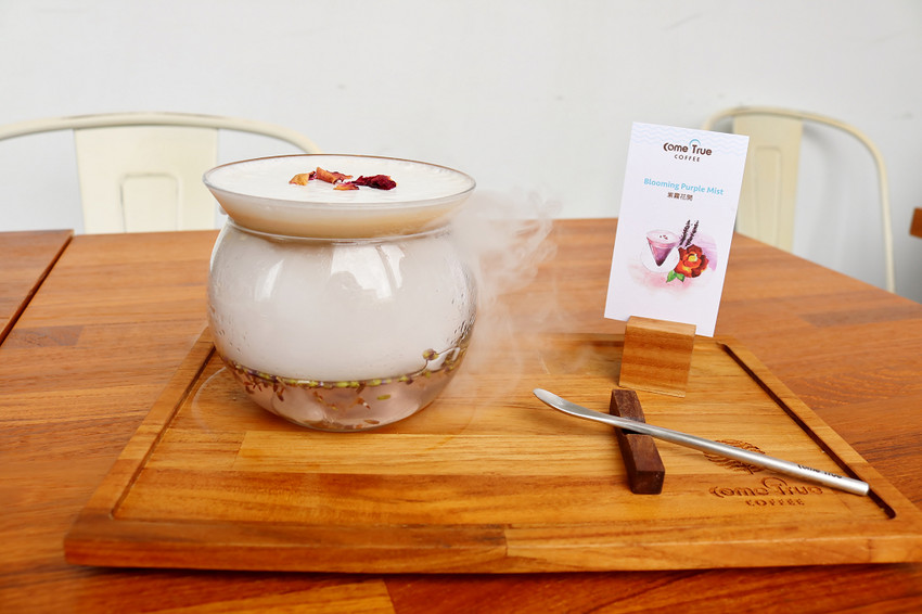 台南|成真咖啡(正興店) 正興街商圈.舒芙蕾鬆餅.台南下午茶推薦 - 奇奇一起玩樂趣