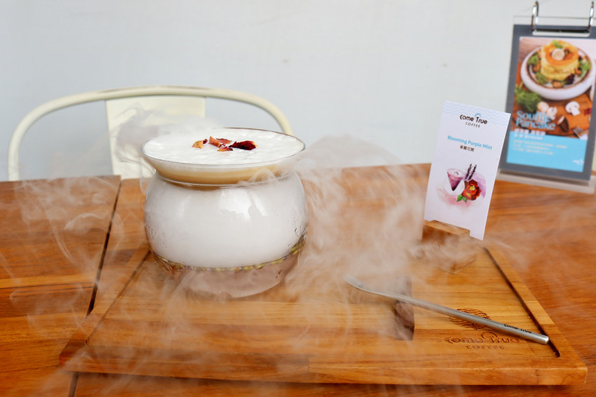 台南|成真咖啡(正興店) 正興街商圈.舒芙蕾鬆餅.台南下午茶推薦 - 奇奇一起玩樂趣