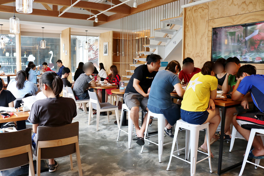 台南|成真咖啡(正興店) 正興街商圈.舒芙蕾鬆餅.台南下午茶推薦 - 奇奇一起玩樂趣