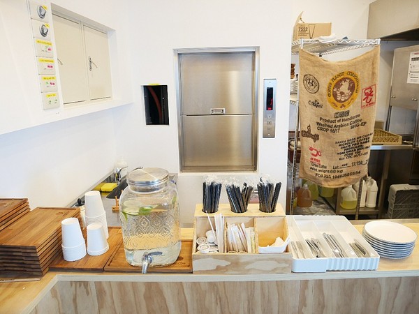 成真咖啡 Come-True Coffee(台南正興店)：成真咖啡 Come-True Coffee-台南特色咖啡館  店內環境舒適  餐點一道比一道美  創意咖啡一絕不試可惜