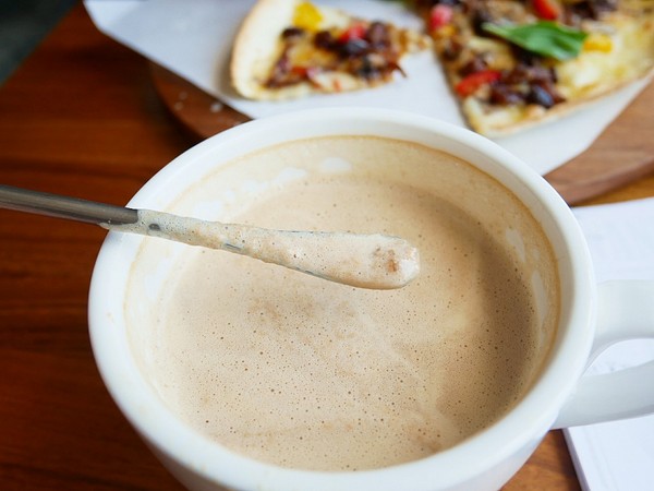 成真咖啡 Come-True Coffee(台南正興店)：成真咖啡 Come-True Coffee-台南特色咖啡館  店內環境舒適  餐點一道比一道美  創意咖啡一絕不試可惜