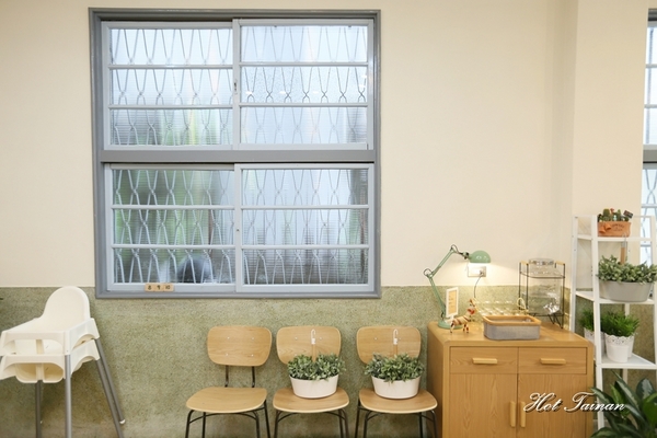 伴伴鬆餅：【嘉義美食】排隊人氣名店，低調老宅內的浮誇舒芙蕾：伴伴鬆餅