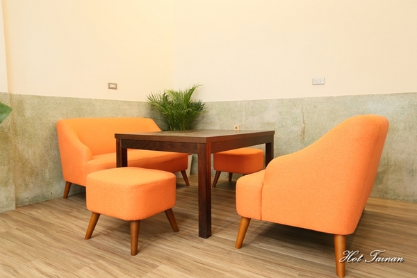 伴伴鬆餅：【嘉義美食】排隊人氣名店，低調老宅內的浮誇舒芙蕾：伴伴鬆餅