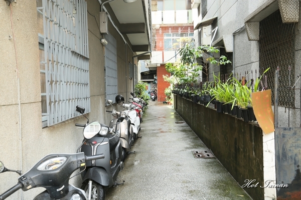 伴伴鬆餅：【嘉義美食】排隊人氣名店，低調老宅內的浮誇舒芙蕾：伴伴鬆餅