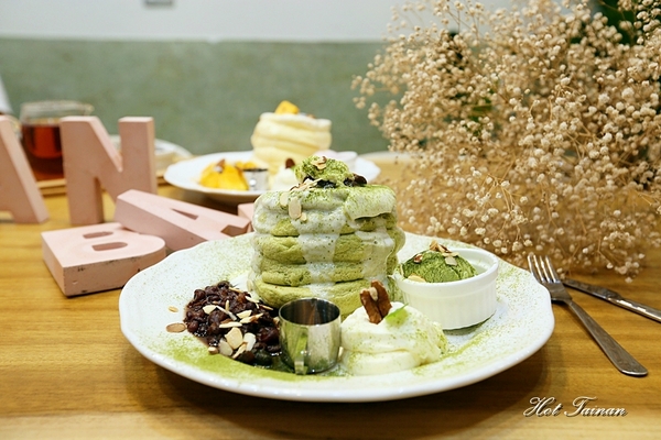 伴伴鬆餅：【嘉義美食】排隊人氣名店，低調老宅內的浮誇舒芙蕾：伴伴鬆餅