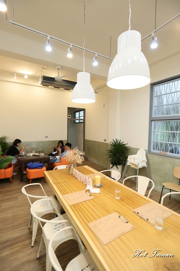 伴伴鬆餅：【嘉義美食】排隊人氣名店，低調老宅內的浮誇舒芙蕾：伴伴鬆餅