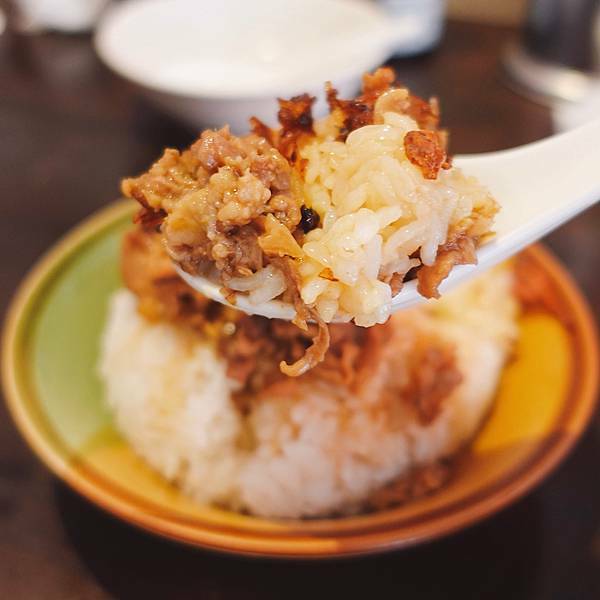 【新店美食】新店北鴨鴨肉羹~新店碧潭人氣美食小吃~新店必吃美食~光明街商圈超人氣美食~鴨肉羹美味好吃