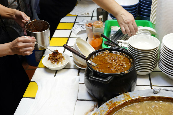 新北市新店區連奧運金牌選手都愛的必吃碧潭小吃-新店站北鴨鴨肉羹，裕隆城附近高CP值平價美食