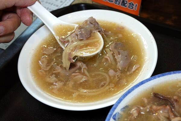 新北市新店區連奧運金牌選手都愛的必吃碧潭小吃-新店站北鴨鴨肉羹，裕隆城附近高CP值平價美食