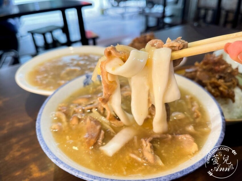 碧潭美食|新店北鴨鴨肉羹 N訪美味 紅蔥頭鴨肉燥 焦香碧潭水舞 碧潭美食 碧潭景點推薦 - 萱兒Ann玩樂生活