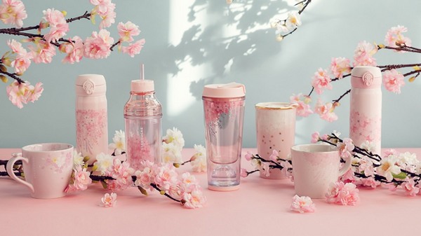 Starbucks Coffee 統一星巴克(永春東門市)：台灣星巴克│美美櫻花系列新上市，除了飲料杯外，星巴克布丁也換上粉色櫻花裝囉~