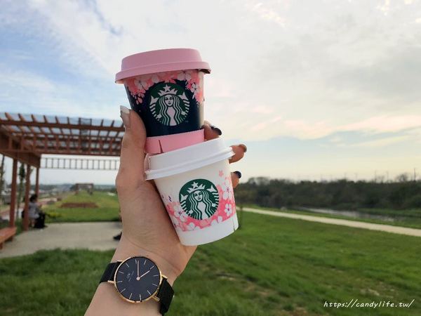 Starbucks Coffee 統一星巴克(永春東門市)：台灣星巴克│美美櫻花系列新上市，除了飲料杯外，星巴克布丁也換上粉色櫻花裝囉~