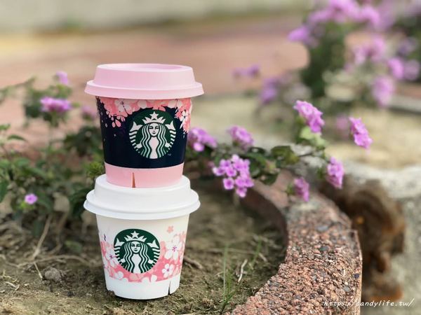 Starbucks Coffee 統一星巴克(永春東門市)：台灣星巴克│美美櫻花系列新上市，除了飲料杯外，星巴克布丁也換上粉色櫻花裝囉~