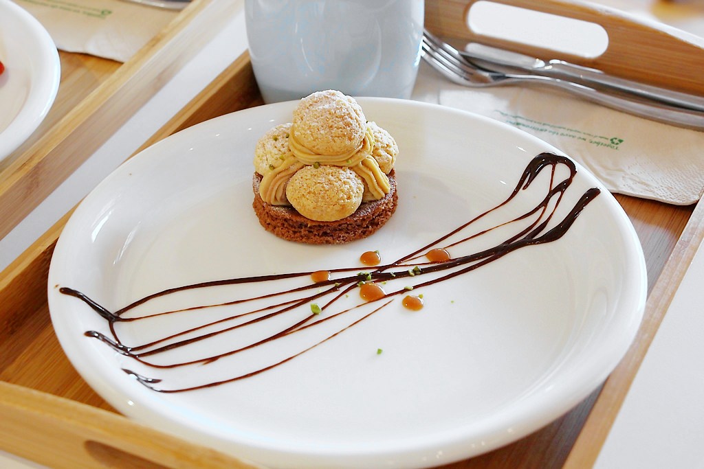 烏日推薦伴手禮,卷卷蛋糕,不止美味的甜點還有吃飽飽餐點,門市近高鐵站,附近超級好停車!! - 微笑Joe幸運