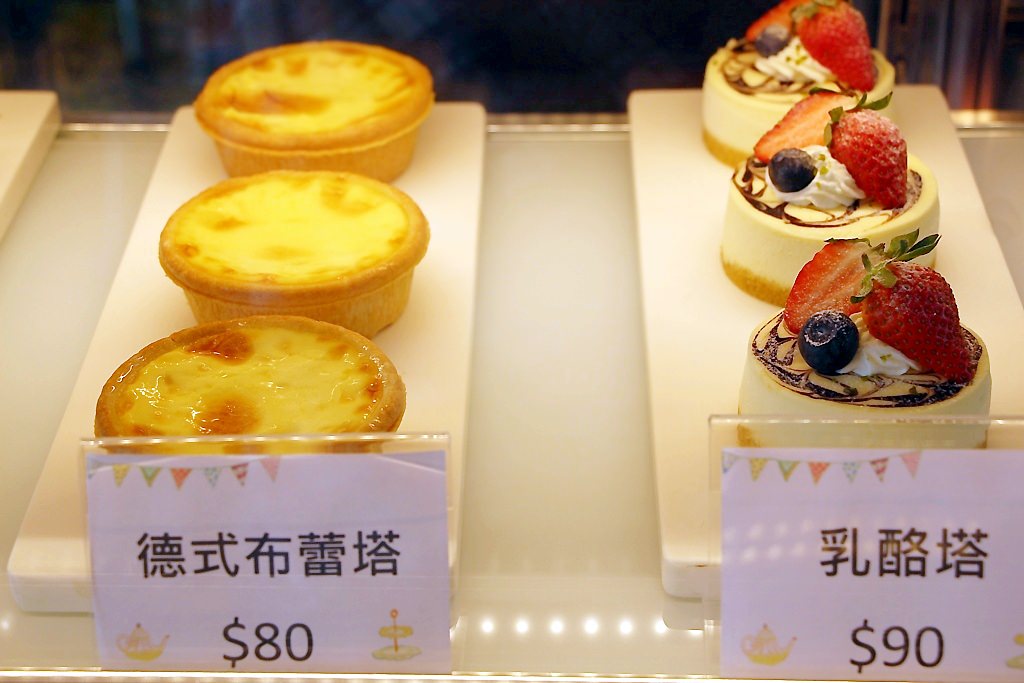 烏日推薦伴手禮,卷卷蛋糕,不止美味的甜點還有吃飽飽餐點,門市近高鐵站,附近超級好停車!! - 微笑Joe幸運