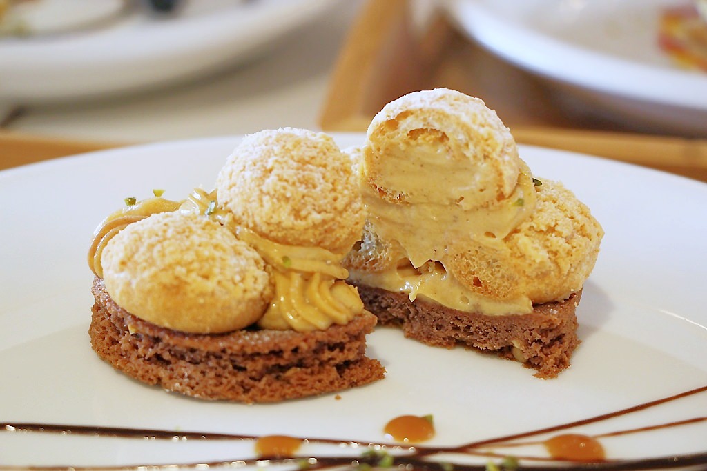 烏日推薦伴手禮,卷卷蛋糕,不止美味的甜點還有吃飽飽餐點,門市近高鐵站,附近超級好停車!! - 微笑Joe幸運