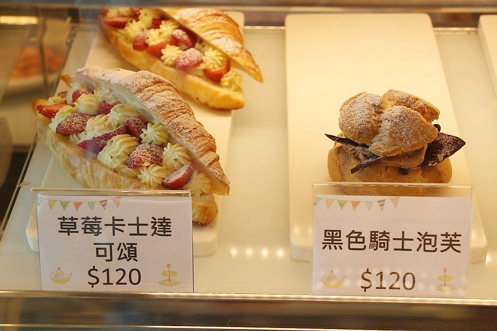 烏日推薦伴手禮,卷卷蛋糕,不止美味的甜點還有吃飽飽餐點,門市近高鐵站,附近超級好停車!! - 微笑Joe幸運