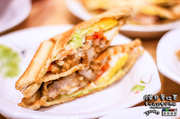 Q桑熱壓吐司：Q桑熱壓吐司【桃園美食】|桃園慈文路現點現做的牽絲熱壓吐司早餐店；還有每日限量的溫體爆汁雞腿及雞翅。