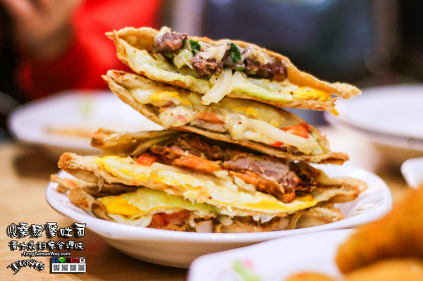 Q桑熱壓吐司：Q桑熱壓吐司【桃園美食】|桃園慈文路現點現做的牽絲熱壓吐司早餐店；還有每日限量的溫體爆汁雞腿及雞翅。