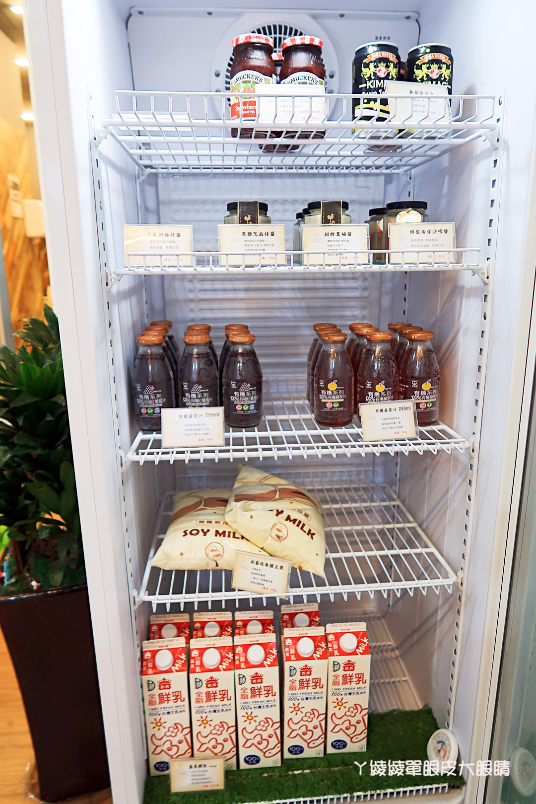 新竹早餐推薦｜早安公雞農場晨食！新竹東南街櫻花步道附近，霸氣又美味的槍客牛仔雞腿排老麵堡