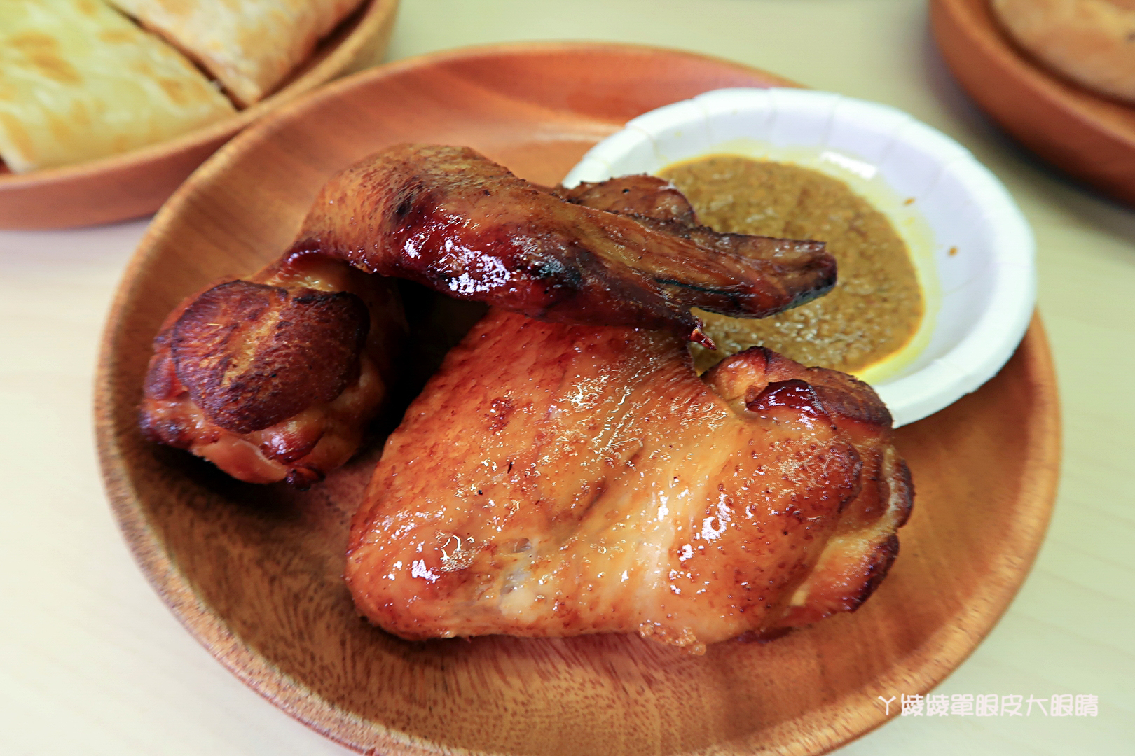 新竹早餐推薦｜早安公雞農場晨食！新竹東南街櫻花步道附近，霸氣又美味的槍客牛仔雞腿排老麵堡