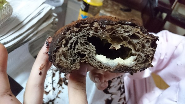 方師傅點心坊(漢神巨蛋購物廣場):高雄~方師傅V.S.奧瑪烘焙~超夯髒髒包大比拼~黑色旋風席捲全台~越髒越過癮~今天你髒了沒?? 方師傅點心坊(漢神巨蛋購物廣場):高雄~方師傅V.S.奧瑪烘焙~超夯髒髒包大比拼~黑色旋風席捲全台~越髒越過癮~今天你髒了沒??