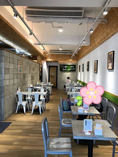 [ 竹北早午餐 ] 日光豆漿 - 竹北店/黑芝麻燒餅/老麵豆漿Q饅堡/豆漿吐司/豆漿漢堡/飯糰/酥皮蛋捲餅