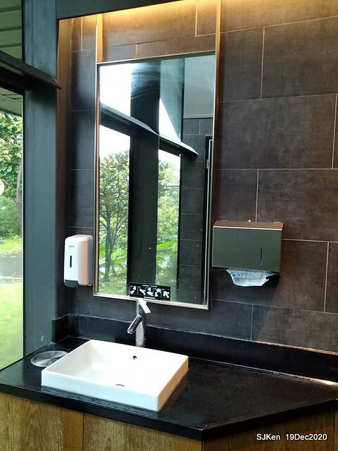 「 Starbucks Coffee 淡水雲門店」, Tamsui, Hsinpei, Dec 19, 2020. SJKen