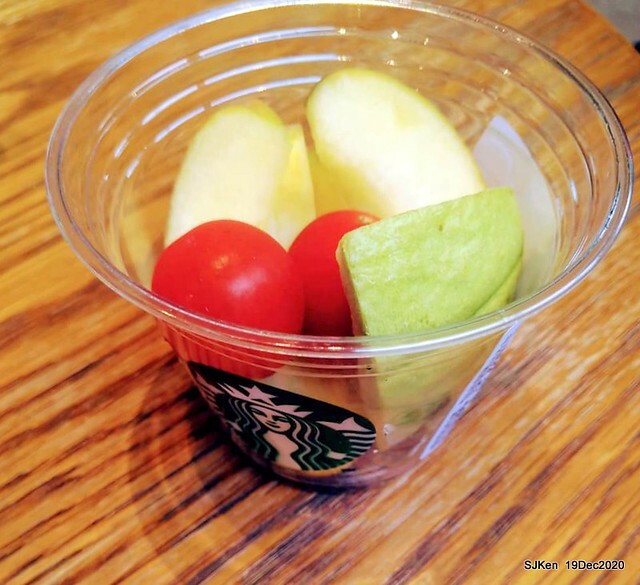 「 Starbucks Coffee 淡水雲門店」, Tamsui, Hsinpei, Dec 19, 2020. SJKen