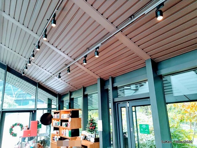 「 Starbucks Coffee 淡水雲門店」, Tamsui, Hsinpei, Dec 19, 2020. SJKen