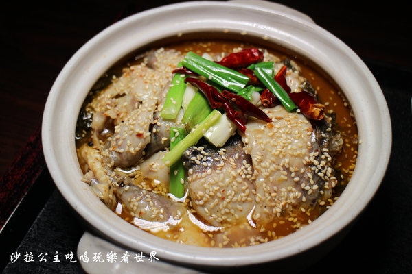 燒椒 香辣片片魚-川味麻辣:新莊美食『燒椒 香辣片片魚』麻辣魚餐廳/川味麻辣/白飯、飲料、冰淇淋吃到飽/新鮮活魚美式料理/個人商業套餐168元