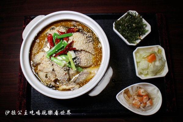 燒椒 香辣片片魚-川味麻辣:新莊美食『燒椒 香辣片片魚』麻辣魚餐廳/川味麻辣/白飯、飲料、冰淇淋吃到飽/新鮮活魚美式料理/個人商業套餐168元