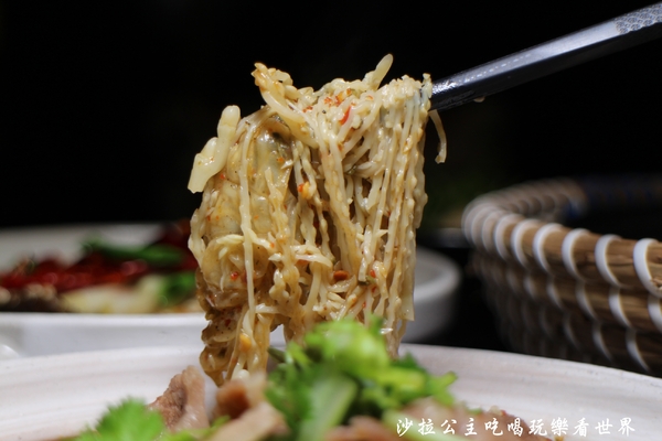 燒椒 香辣片片魚-川味麻辣:新莊美食『燒椒 香辣片片魚』麻辣魚餐廳/川味麻辣/白飯、飲料、冰淇淋吃到飽/新鮮活魚美式料理/個人商業套餐168元