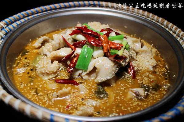 燒椒 香辣片片魚-川味麻辣:新莊美食『燒椒 香辣片片魚』麻辣魚餐廳/川味麻辣/白飯、飲料、冰淇淋吃到飽/新鮮活魚美式料理/個人商業套餐168元