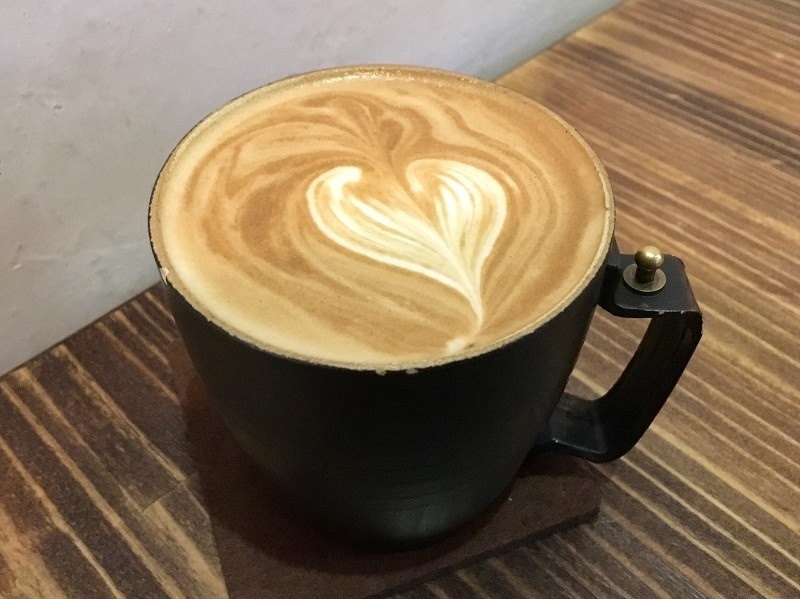 【台北｜台電大樓站】羊毛與花 溫州店＿焦糖脆片戚風與抹茶香蕉溫蛋糕值得一試＿不限時、提供插座及Wi-Fi