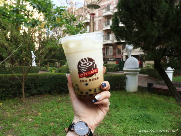 7-11 統一便利超商(新豐功門市)：超商美食│7-11〃台中也喝的到7-11的黑糖珍珠撞奶啦!!(內附販售門市資訊)