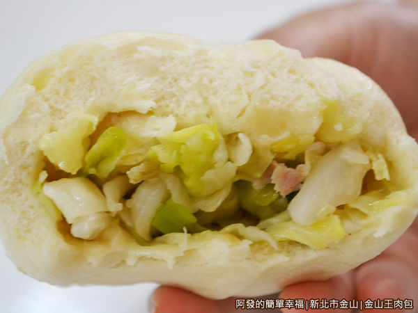 金山王肉包15-高麗菜包剖面