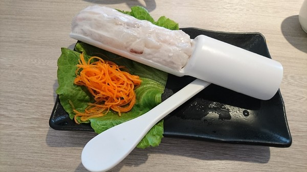 愛食鍋-麻辣鴛鴦鍋(裕誠路297號)：高雄~愛食鍋 麻辣鴛鴦鍋~超狂長肉盤 大份量肉品~鴨血.豆腐.白飯無限量供應~愛玩客推薦~