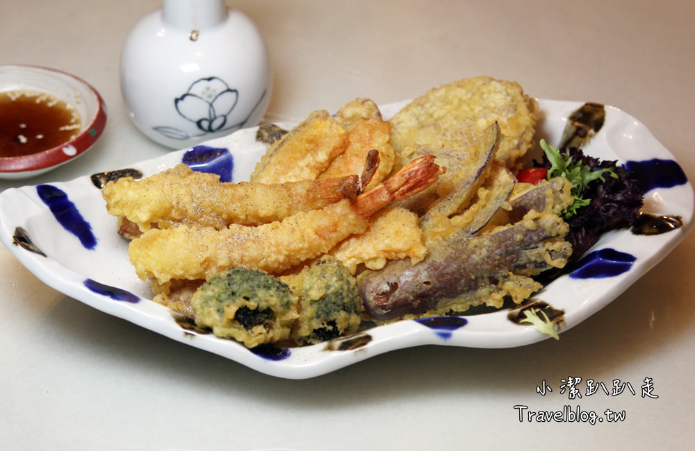 台中北屯餐廳》町味館手作日本料理 隱身巷弄的質感時尚居酒屋! 每日新鮮漁貨上架啦!日料.燒烤.小酒食.另有團體用包廂 - 小潔趴趴走旅遊札記