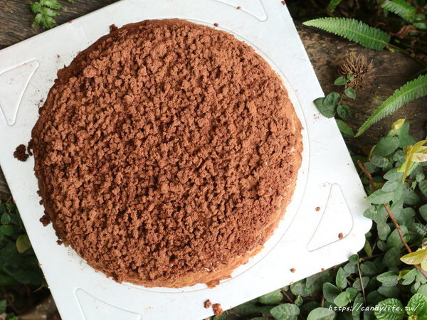 旅禾 泡芙之家：台中美食│不用跑好市多，在旅禾泡芙之家也吃的到超爆漿芋泥包！同場加映母親節蛋糕預購優惠～