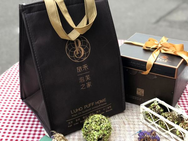 旅禾 泡芙之家：台中美食│旅禾 泡芙之家〃台中生日蛋糕推薦!!價格親民又好吃，現在還有推出母親節蛋糕優惠唷～