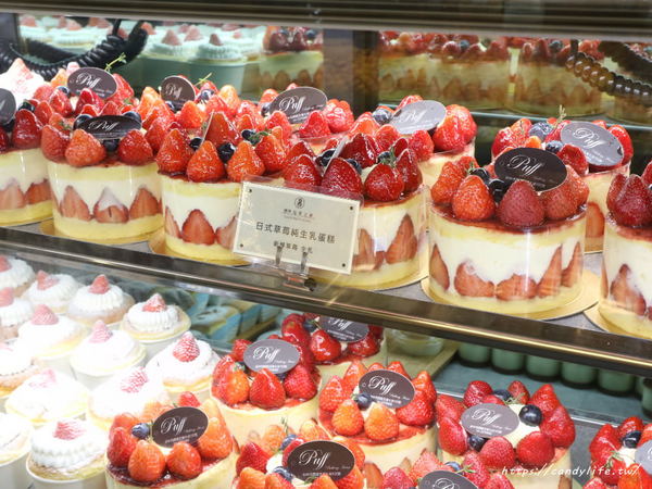 旅禾 泡芙之家：台中美食│旅禾 泡芙之家〃台中生日蛋糕推薦!!價格親民又好吃，現在還有推出母親節蛋糕優惠唷～