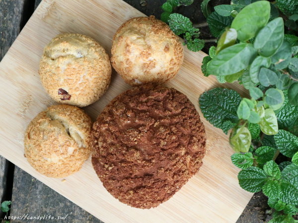 旅禾 泡芙之家：台中美食│不用跑好市多，在旅禾泡芙之家也吃的到超爆漿芋泥包！同場加映母親節蛋糕預購優惠～